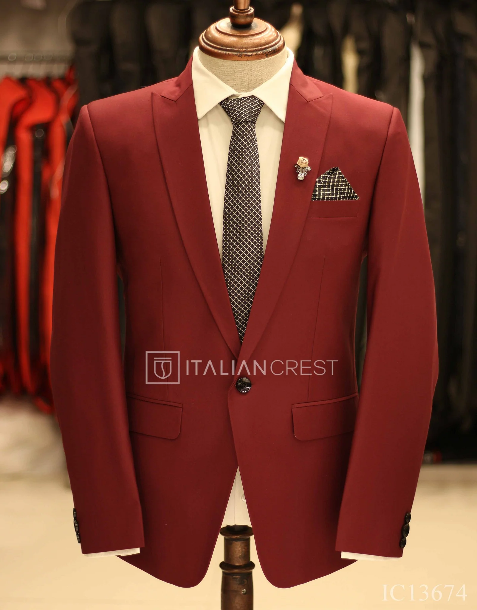 Maroon Wool Feel Peak Lapel Suit - Image 2
