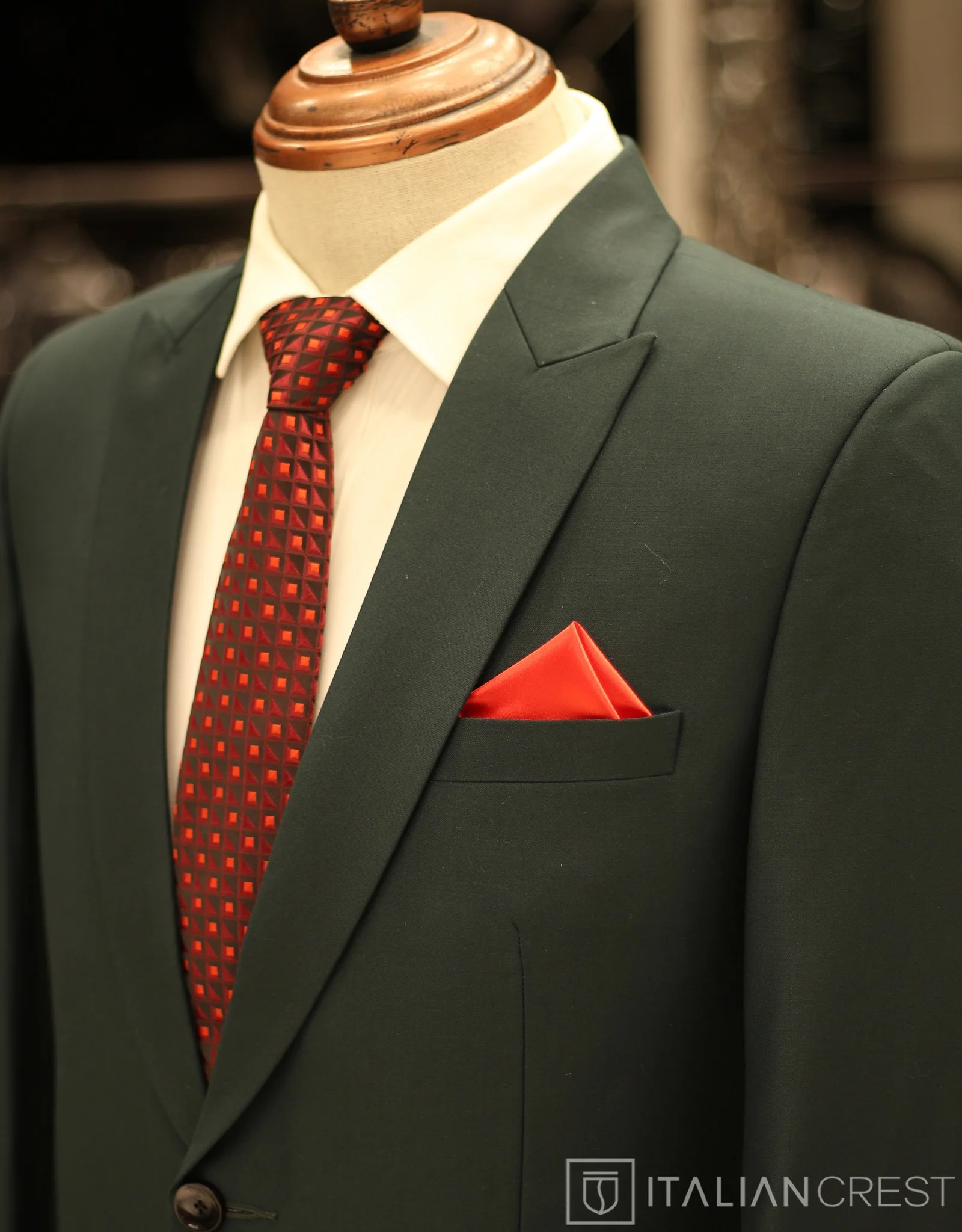 Dark Green Wool Feel Peak Lapel Suit
