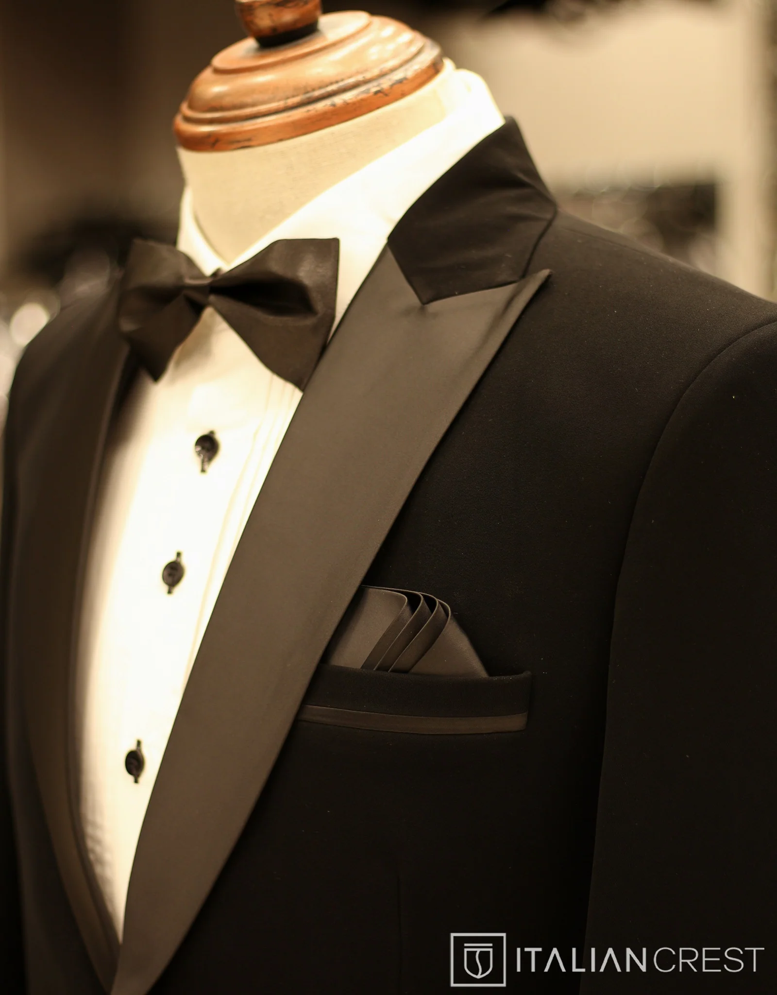 Black 2-Piece Tuxedo Suit