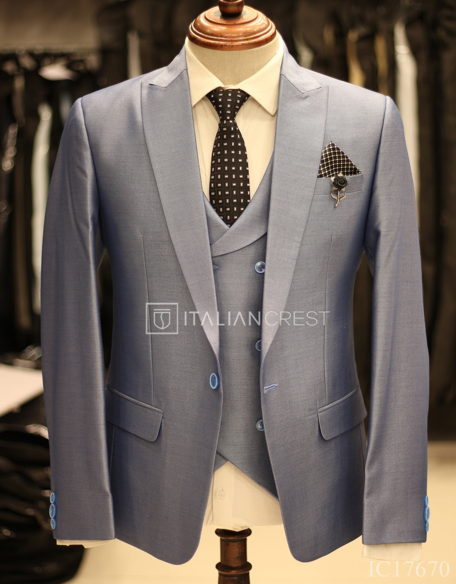 Light Blue 3-Piece Peak Lapel Suit - Image 3