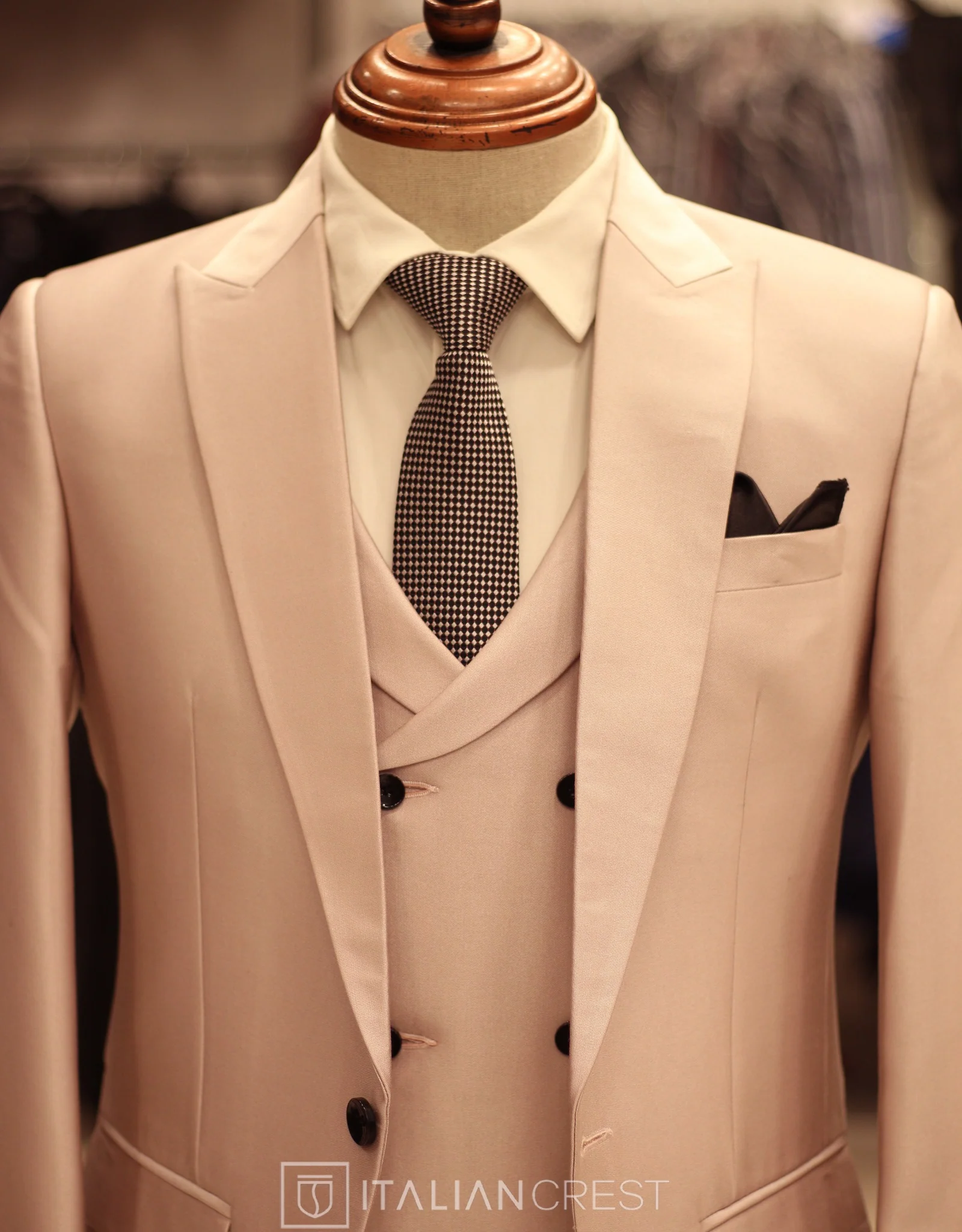 Pink 3-Piece Peak Lapel Suit - Image 4